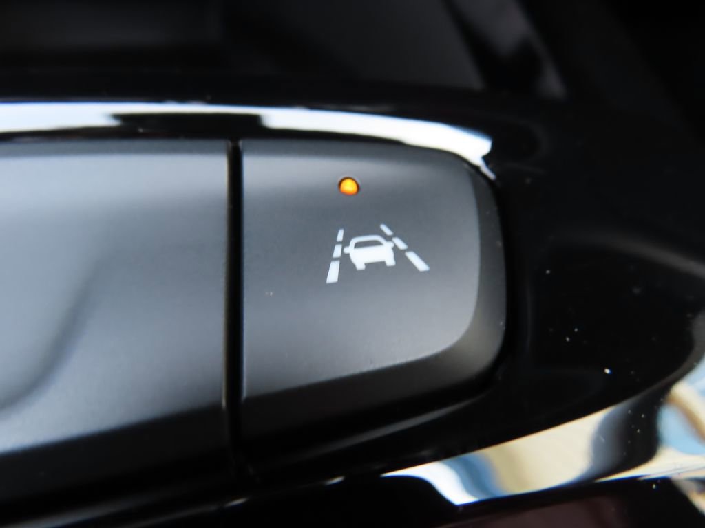 New 2026 Chevrolet Trax RS w/ Sunroof Package image 13