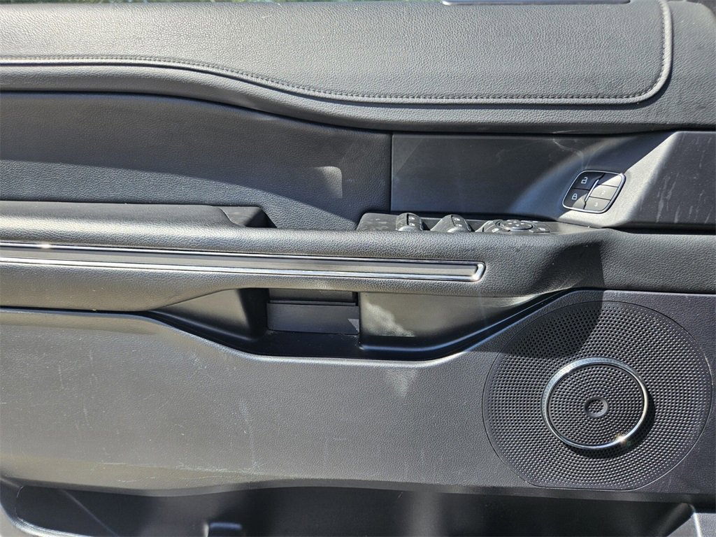 Used 2021 Ford Expedition Max XLT image 25