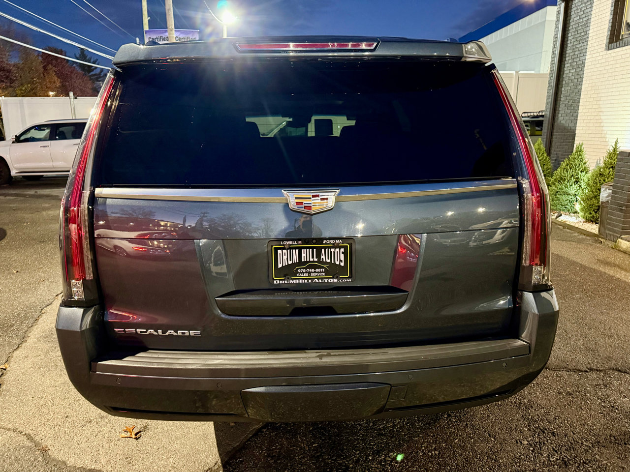 Used 2020 Cadillac Escalade Luxury image 4