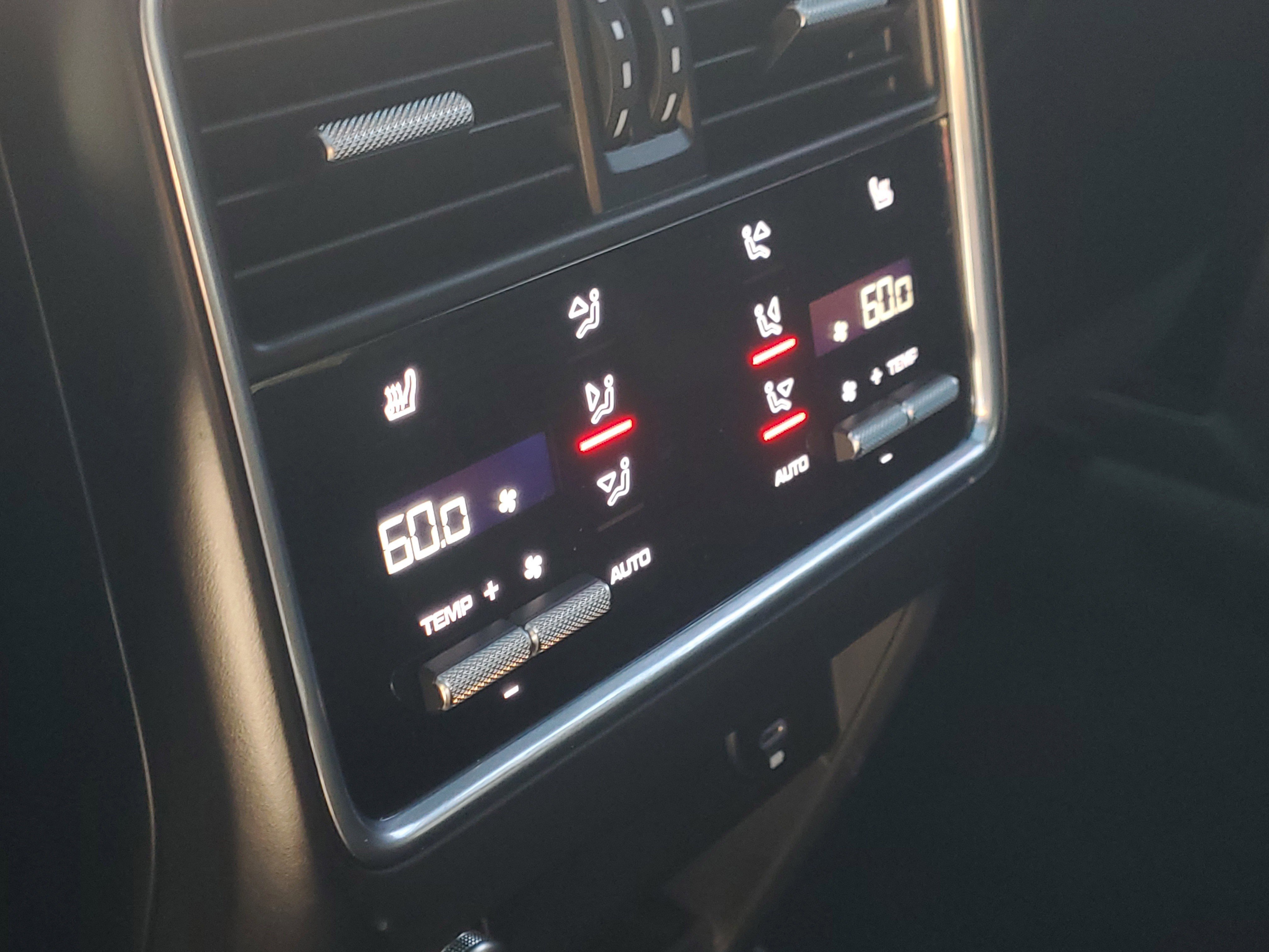 Used 2022 Porsche Cayenne S image 19