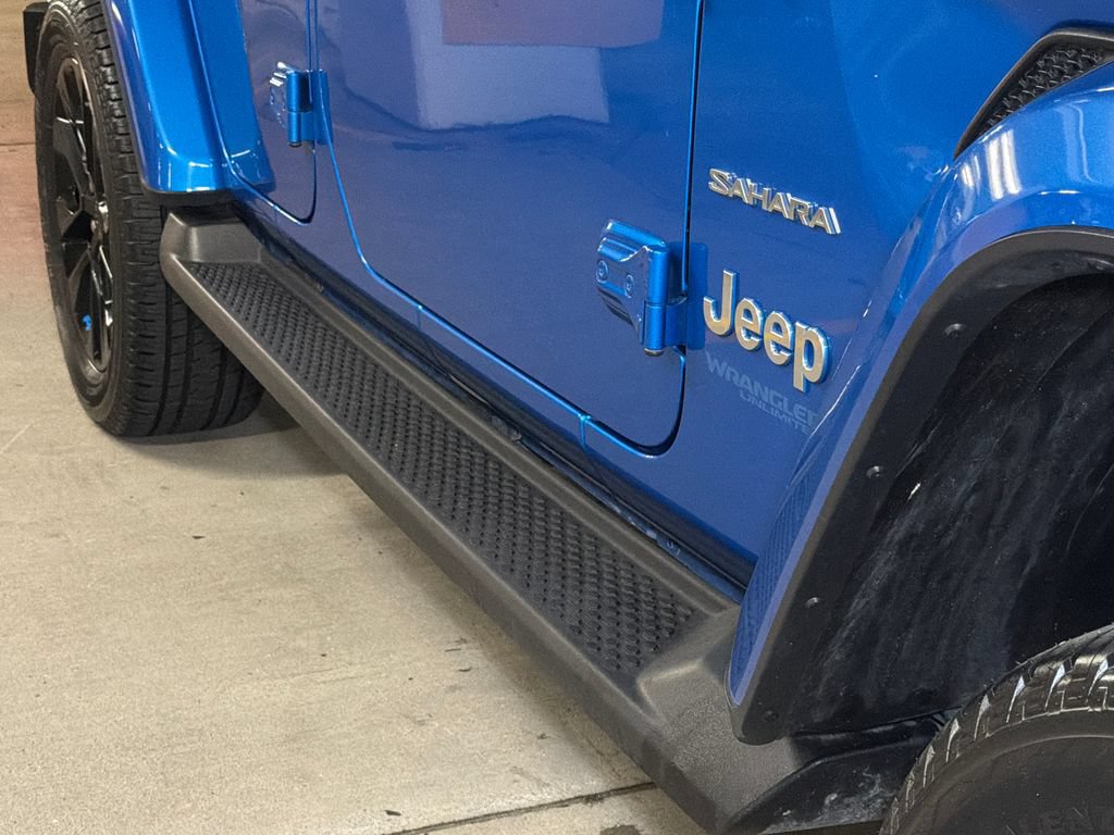 Used 2022 Jeep Wrangler Unlimited Sahara w/ Cold Weather Group AWD/4WD image 9