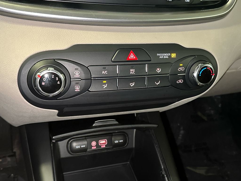 Used 2017 Kia Sorento LX image 27