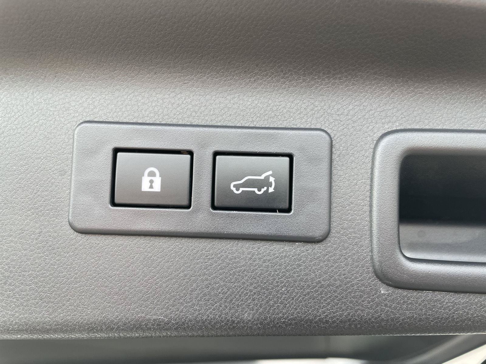 Used 2025 Subaru Forester Premium AWD/4WD image 31