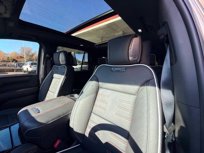 Used 2025 GMC Yukon AT4 Ultimate w/ LPO, Floor Liner Package AWD/4WD image 32