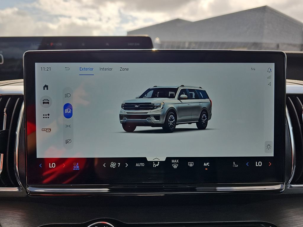 Used 2025 Ford Expedition Max Platinum image 31