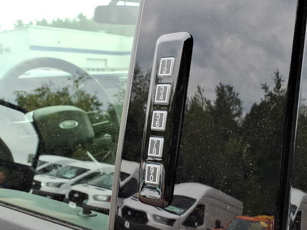 New 2026 Ford F250 Platinum AWD/4WD image 18
