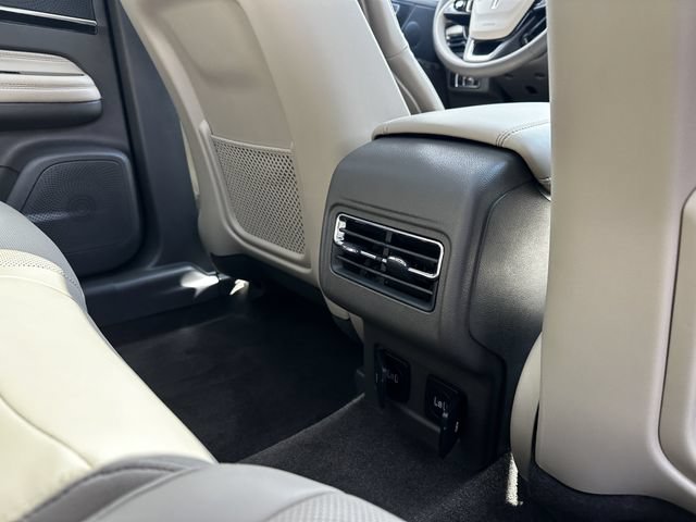 Certified 2023 Lincoln Corsair AWD w/ Equipment Group 101A image 40