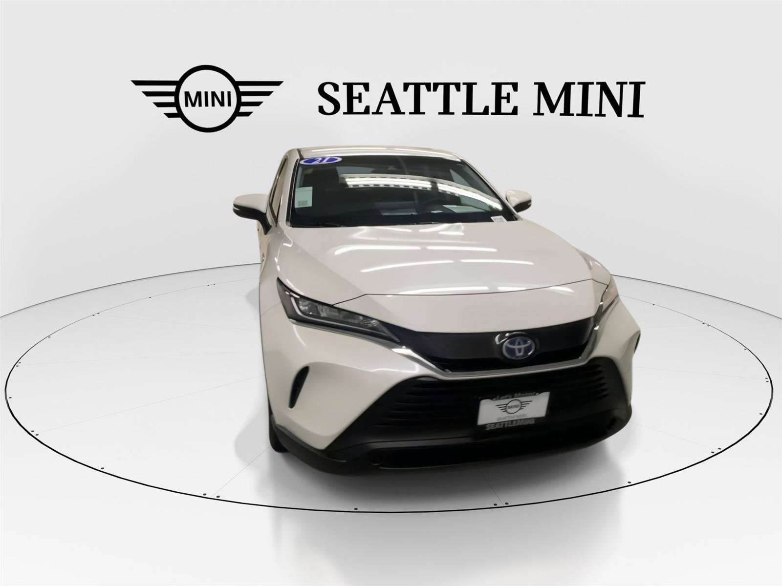 Used 2021 Toyota Venza LE w/ Carpet Mat Package (TMS) AWD/4WD image 3