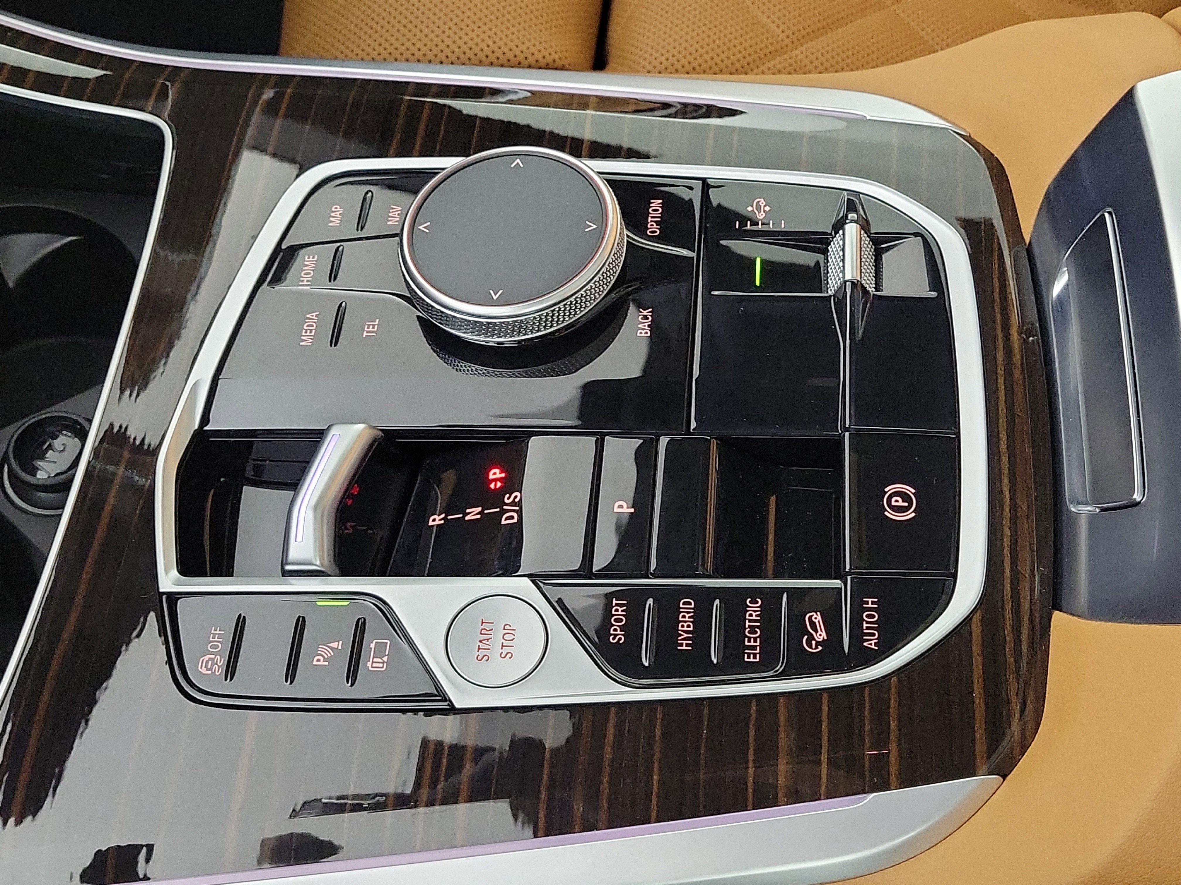 Certified 2026 BMW X5 xDrive50e w/ M Sport Package image 22