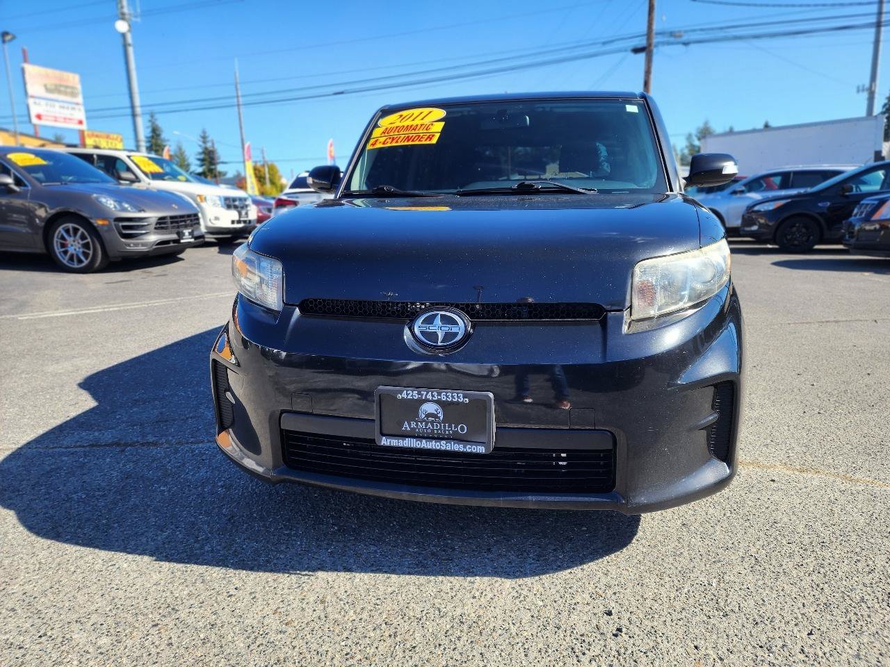 Used 2011 Scion xB FWD image 2