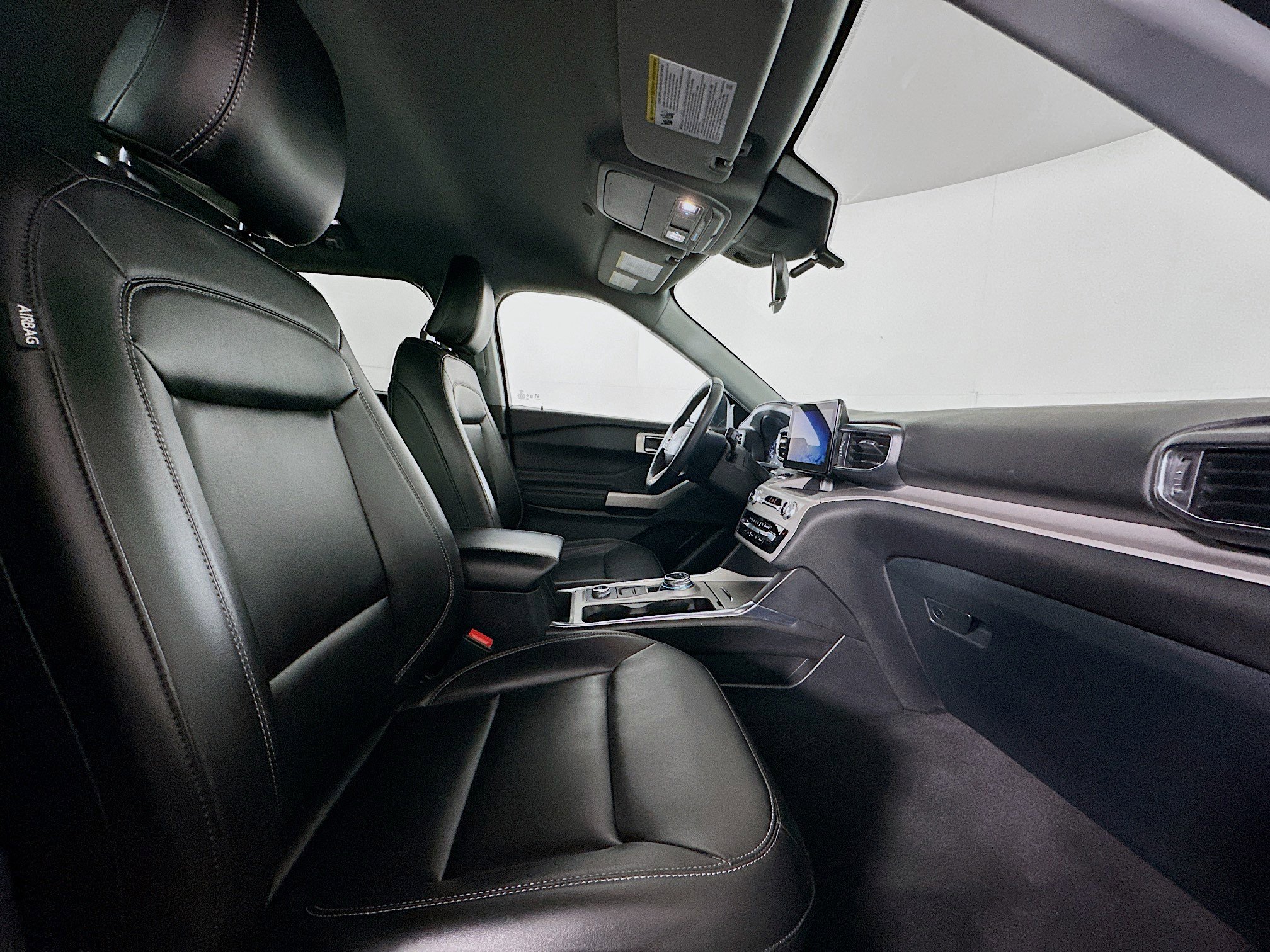 Used 2024 Ford Explorer XLT w/ Equipment Group 202A image 32