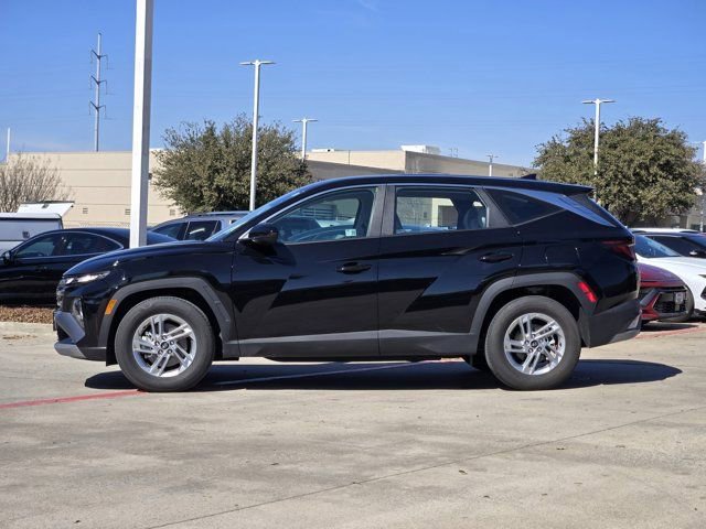 Certified 2025 Hyundai Tucson SE image 4