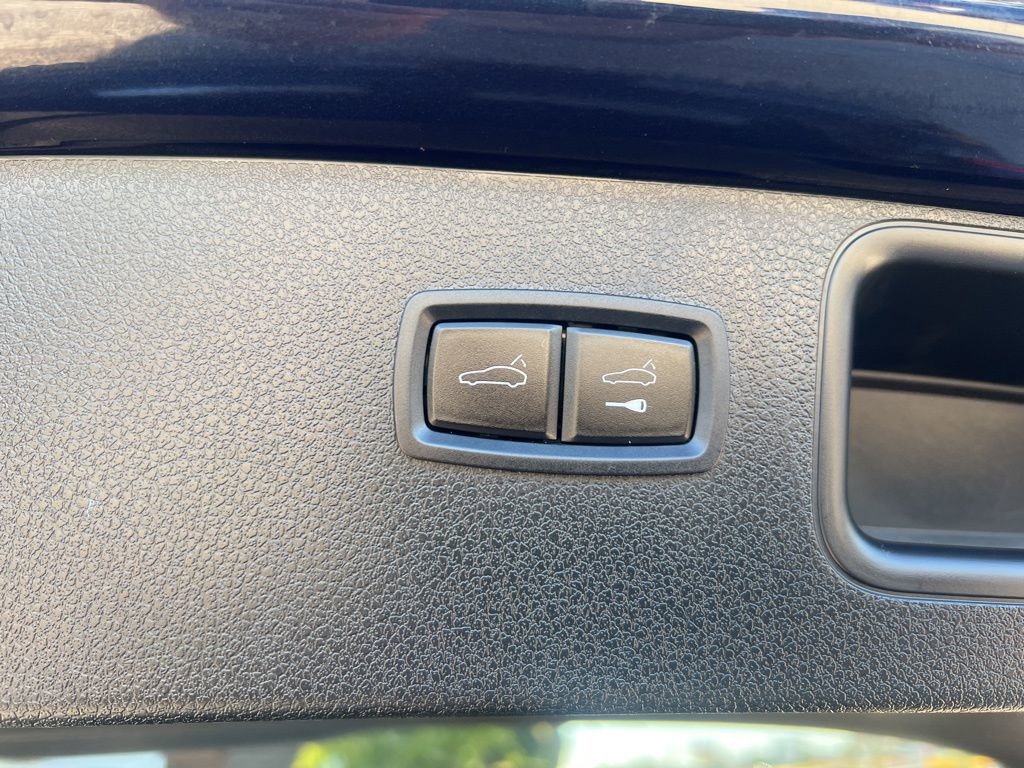 Used 2022 Porsche Macan Base image 14