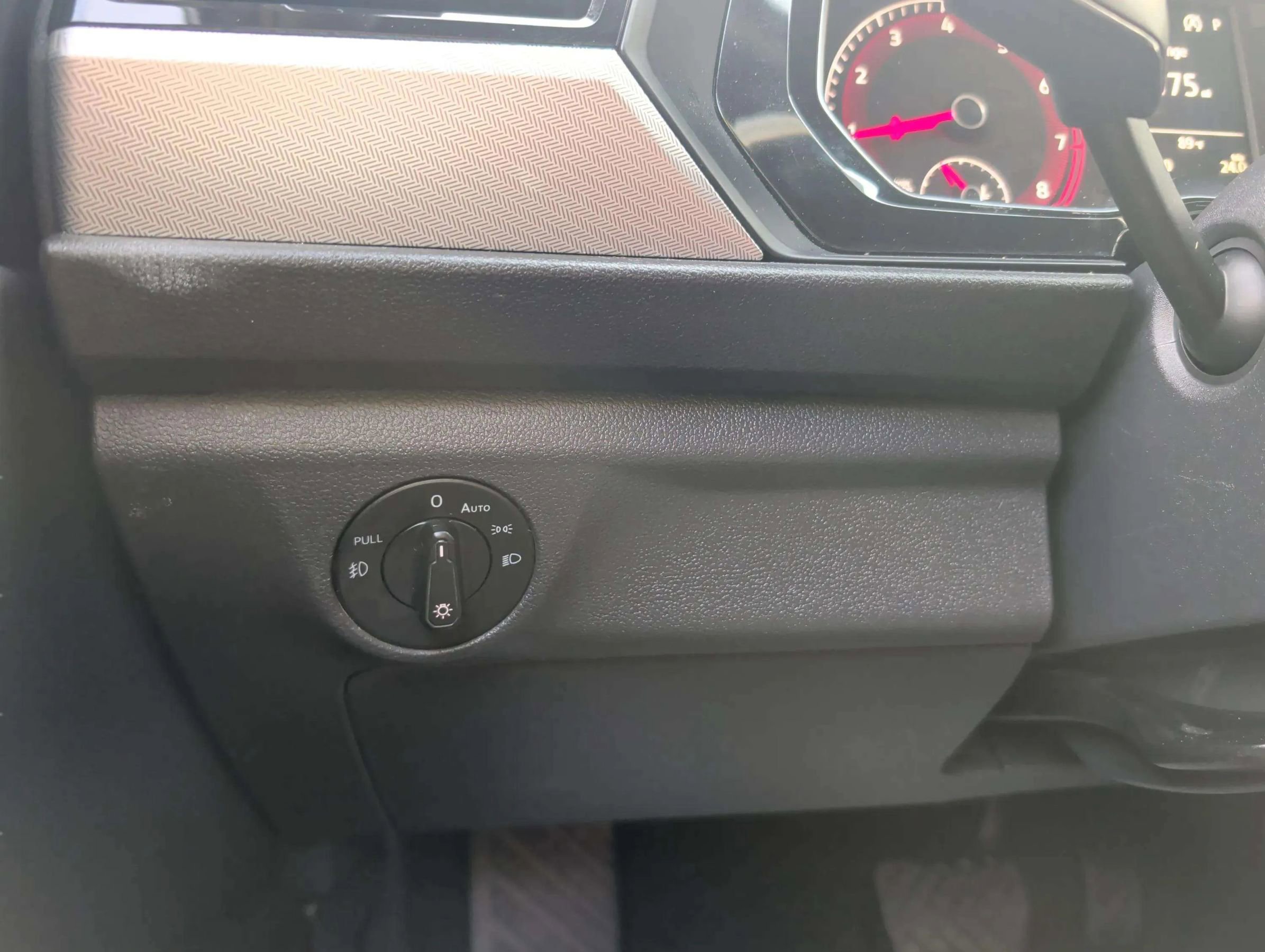 Used 2019 Volkswagen Jetta R-Line FWD image 24