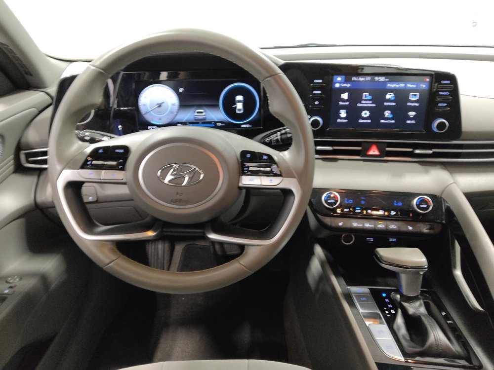 Used 2022 Hyundai Elantra SEL w/ Convenience + Premium Package FWD image 22