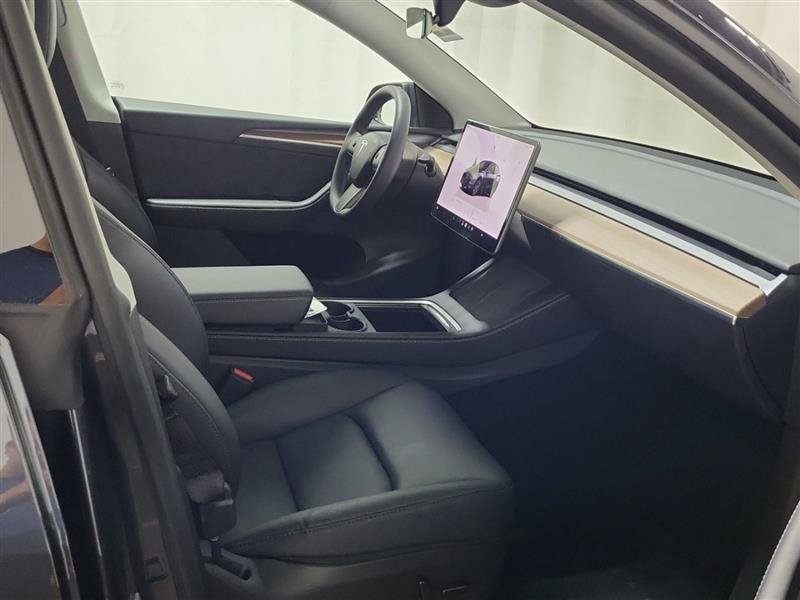 Used 2023 Tesla Model Y Long Range AWD/4WD image 5