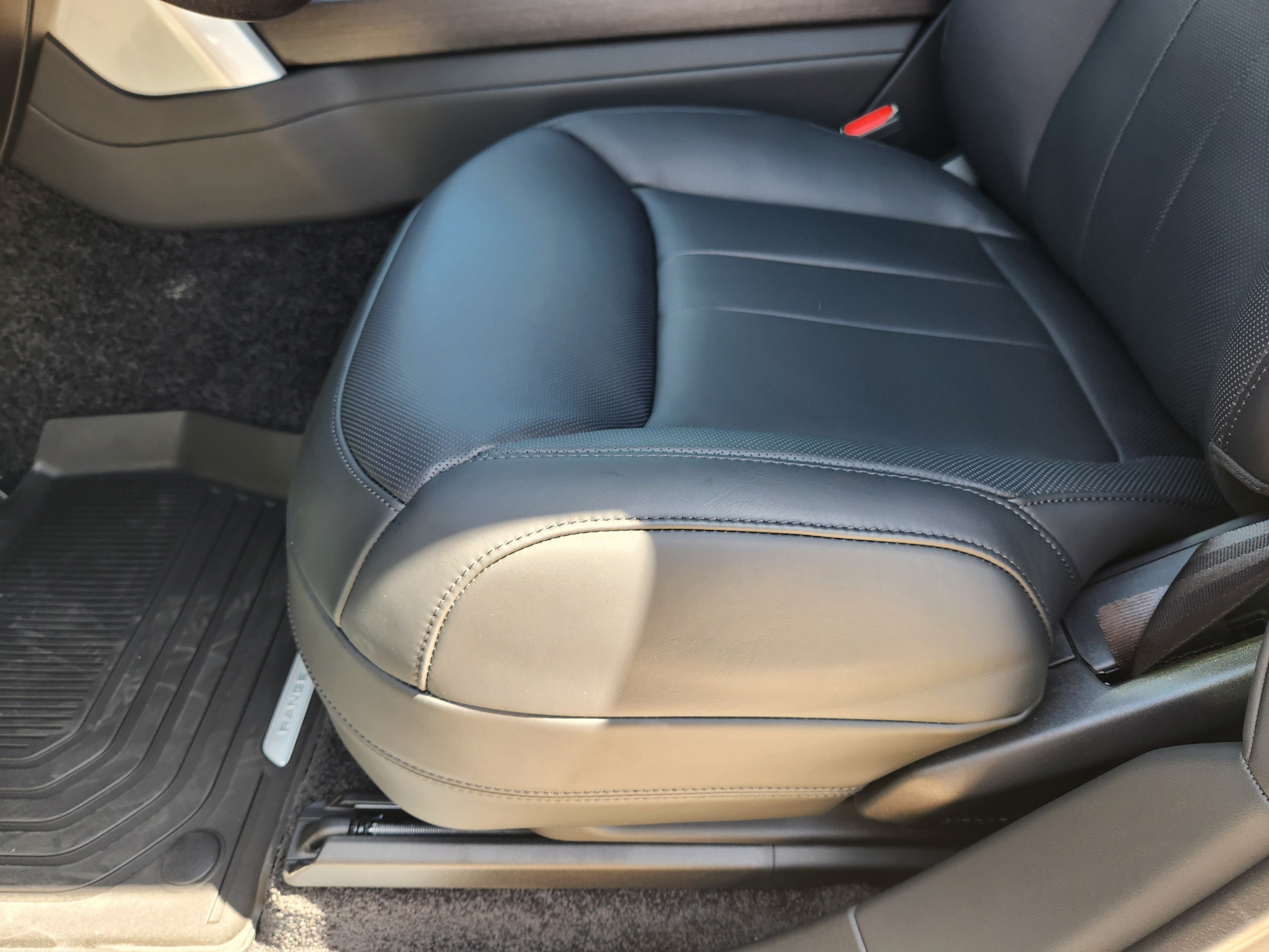 New 2026 Land Rover Range Rover SE AWD/4WD image 18