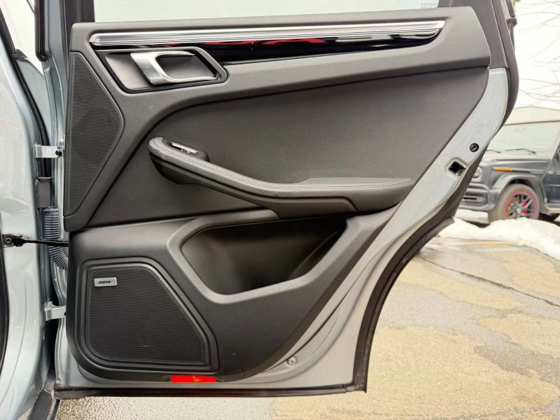 Used 2021 Porsche Macan AWD/4WD image 20