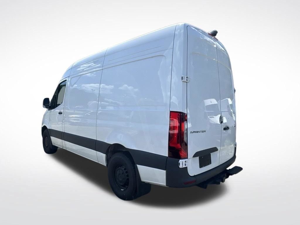 Used 2025 Mercedes-Benz Sprinter 2500 image 3