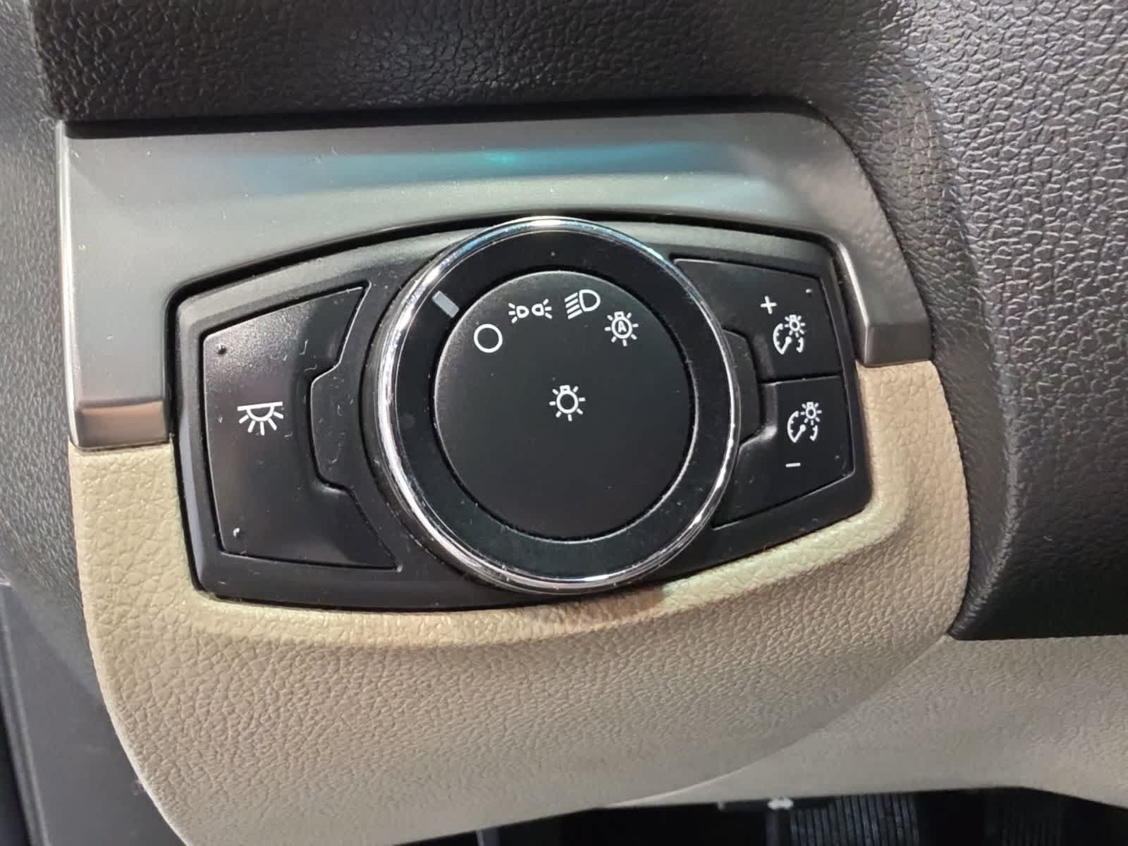 Used 2015 Ford Explorer FWD image 18
