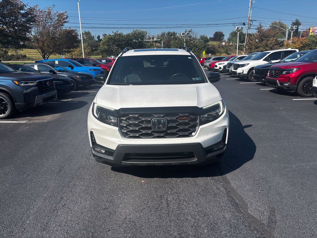 Used 2024 Honda Passport TrailSport image 2