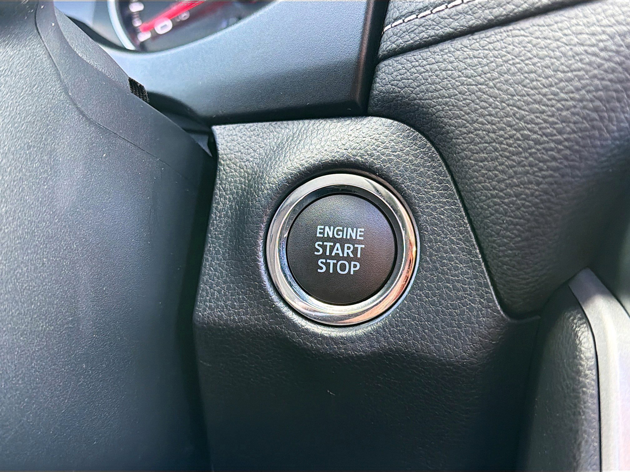 Used 2020 Toyota RAV4 XLE w/ Convenience Package image 9