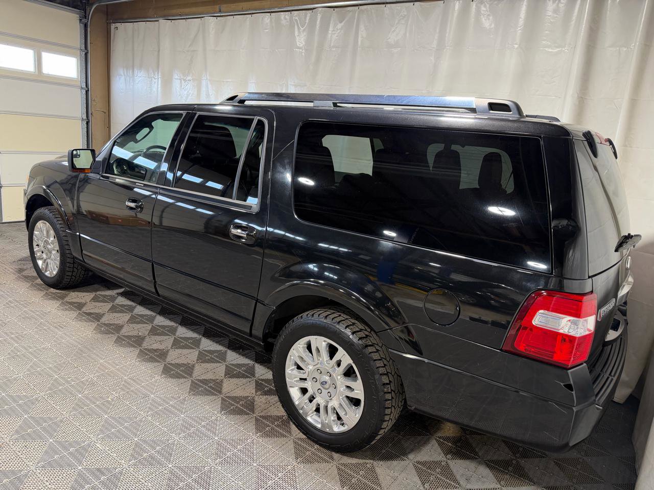 Used 2013 Ford Expedition EL Limited image 4