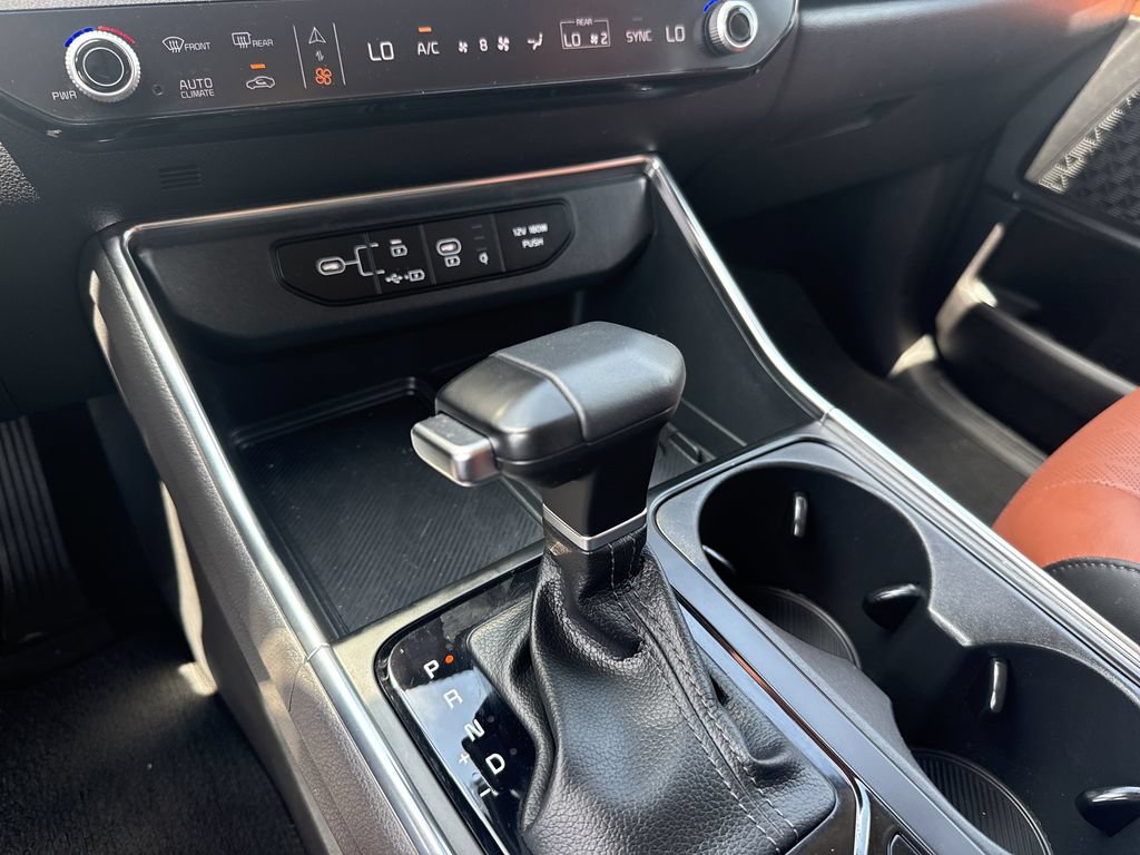 Used 2025 Kia Carnival EX FWD image 35