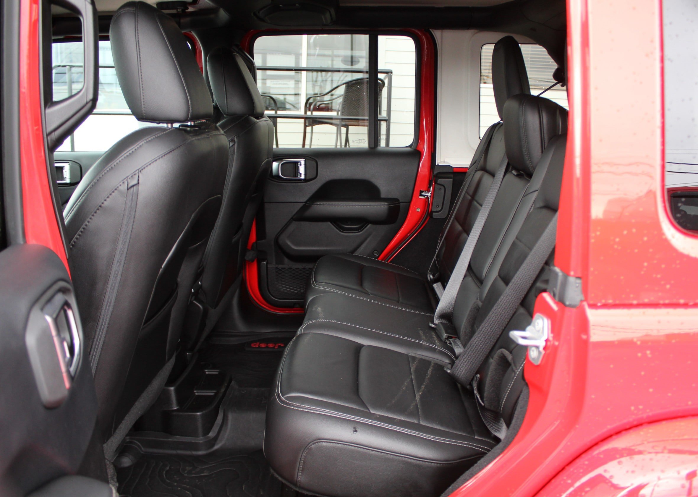 Used 2018 Jeep Wrangler Unlimited Sahara w/ Uconnect 4C Nav & Sound Group AWD/4WD image 24