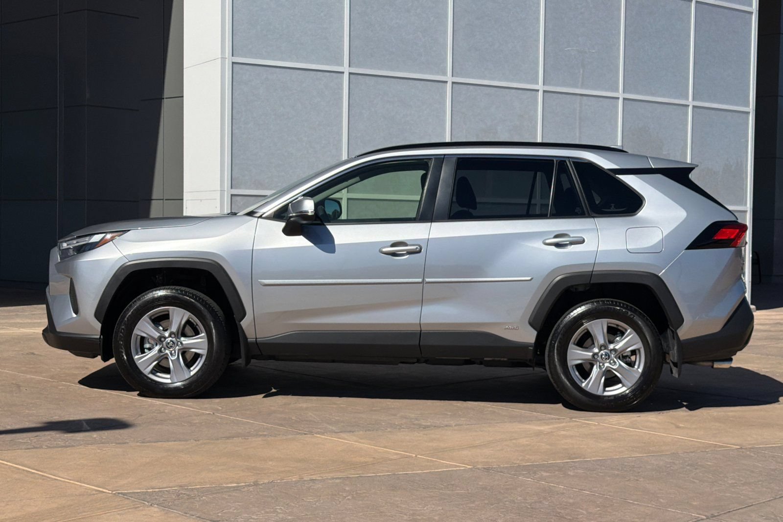 Used 2025 Toyota RAV4 XLE AWD/4WD image 7