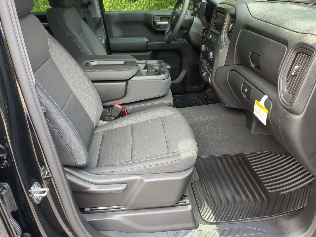New 2026 Chevrolet Silverado 1500 Custom w/ Turbomax Blackout Package AWD/4WD image 34
