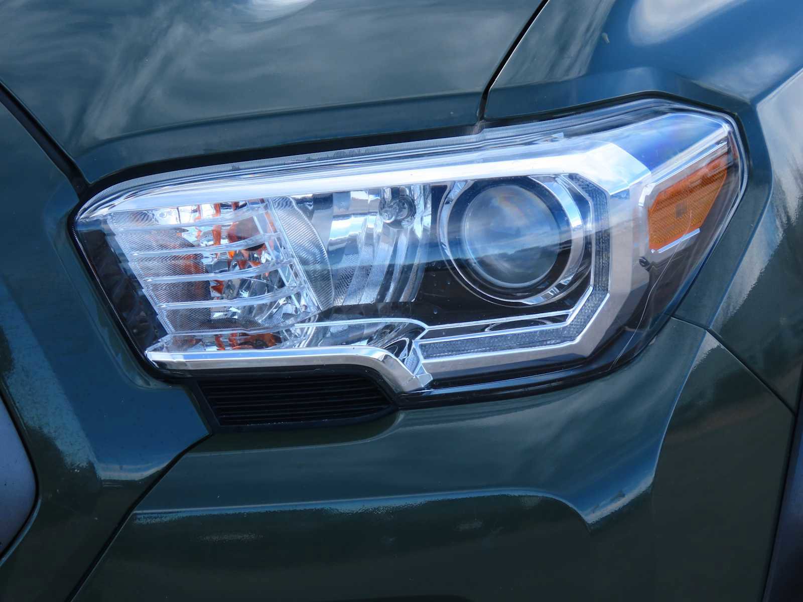 Used 2021 Toyota Tacoma TRD Off-Road image 10