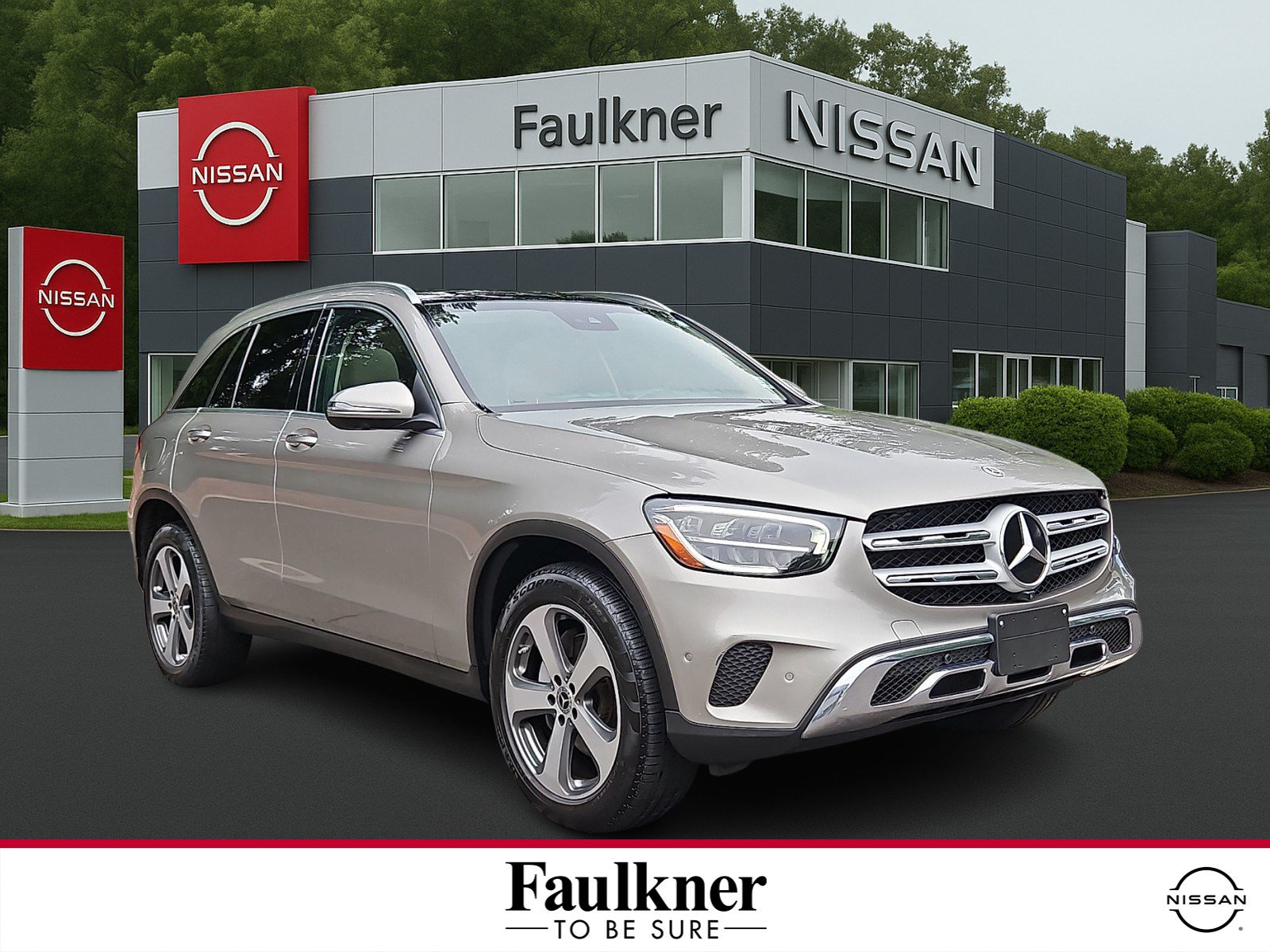 Used 2022 Mercedes-Benz GLC 300 4MATIC image 1