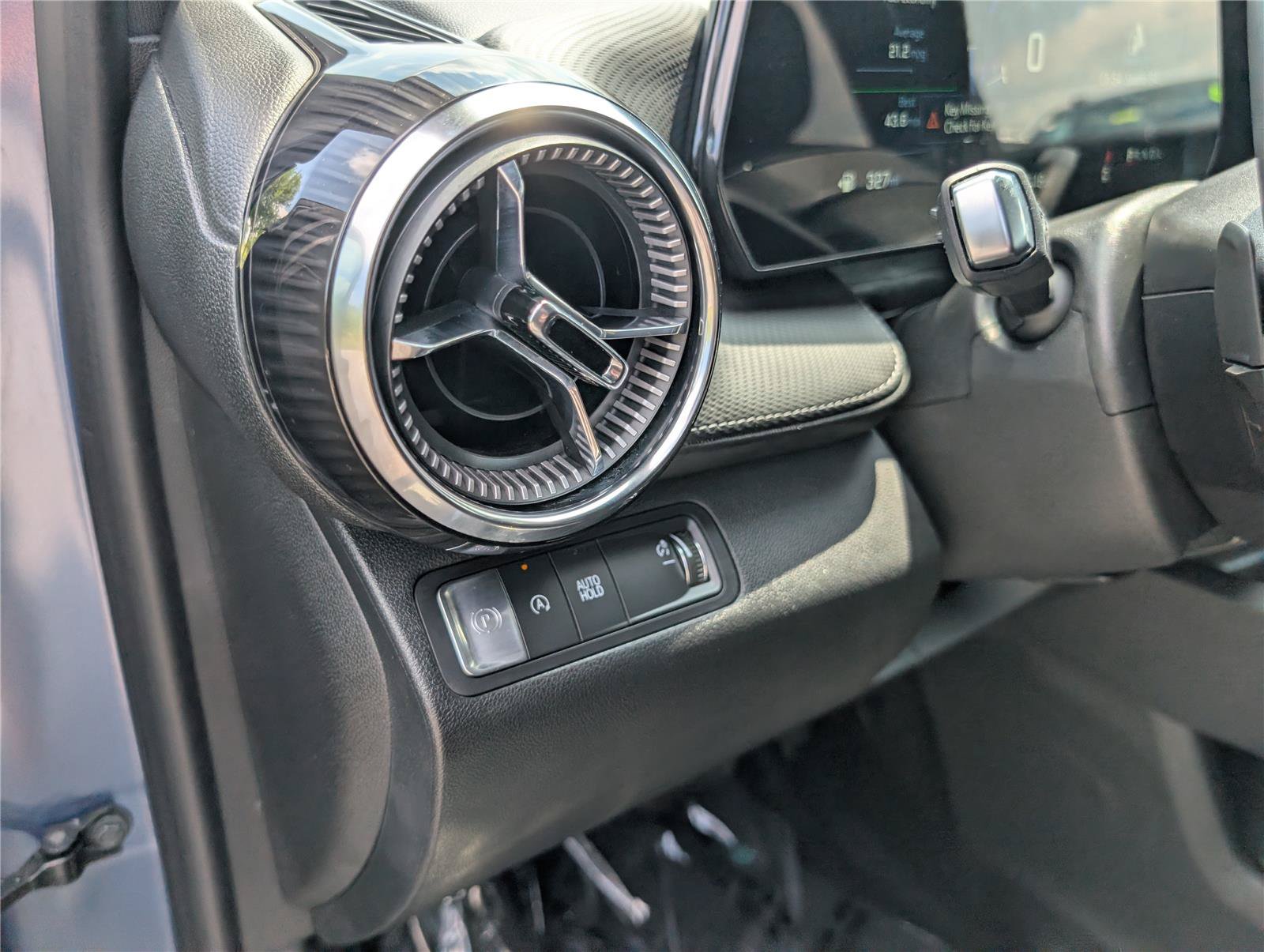 Used 2025 Chevrolet Equinox LT FWD image 21