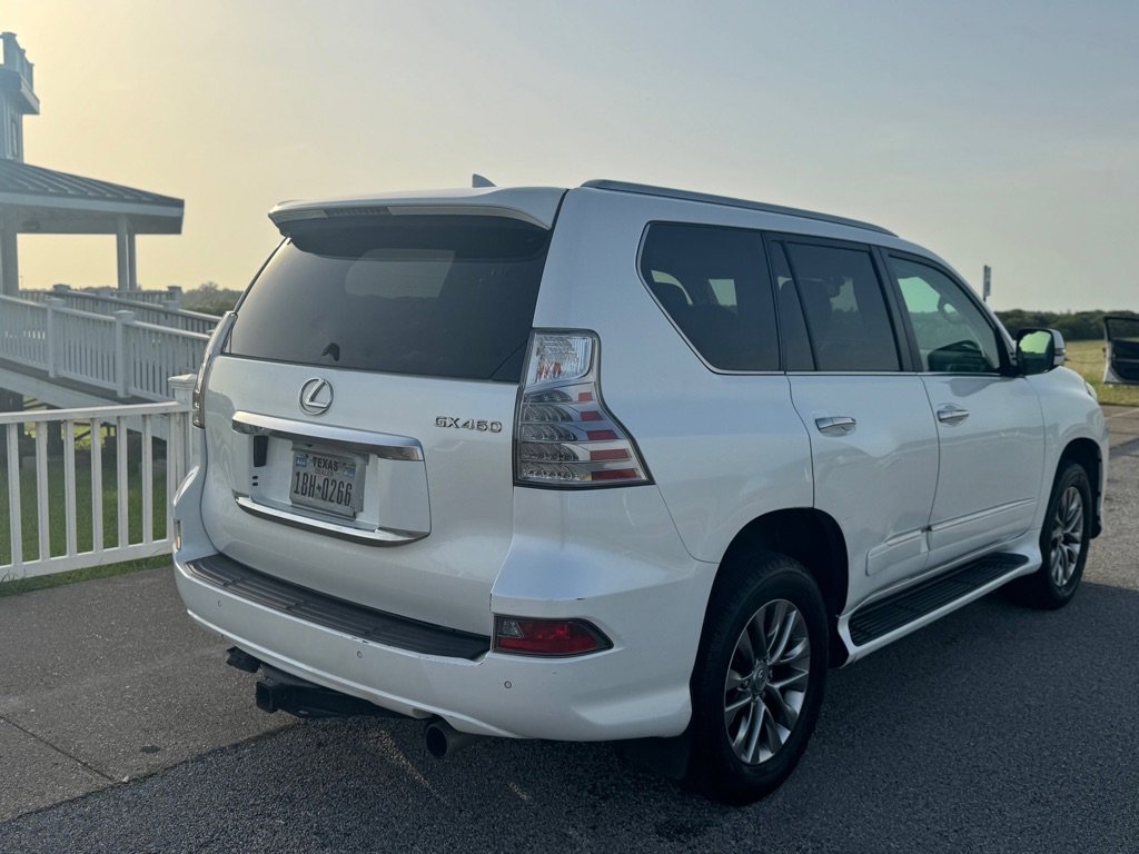 Used 2016 Lexus GX 460 Luxury image 3