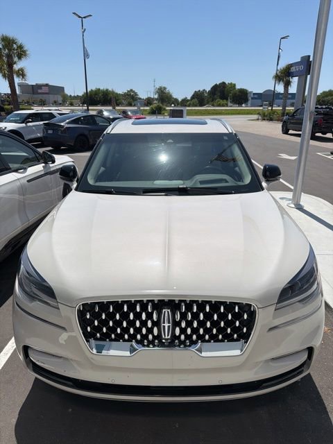 Used 2023 Lincoln Aviator Grand Touring w/ Equipment Group 301A AWD/4WD image 9