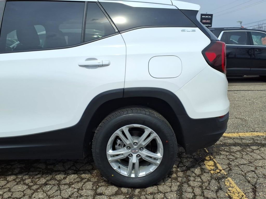 Used 2023 GMC Terrain SLE w/ Driver Convenience Package image 22