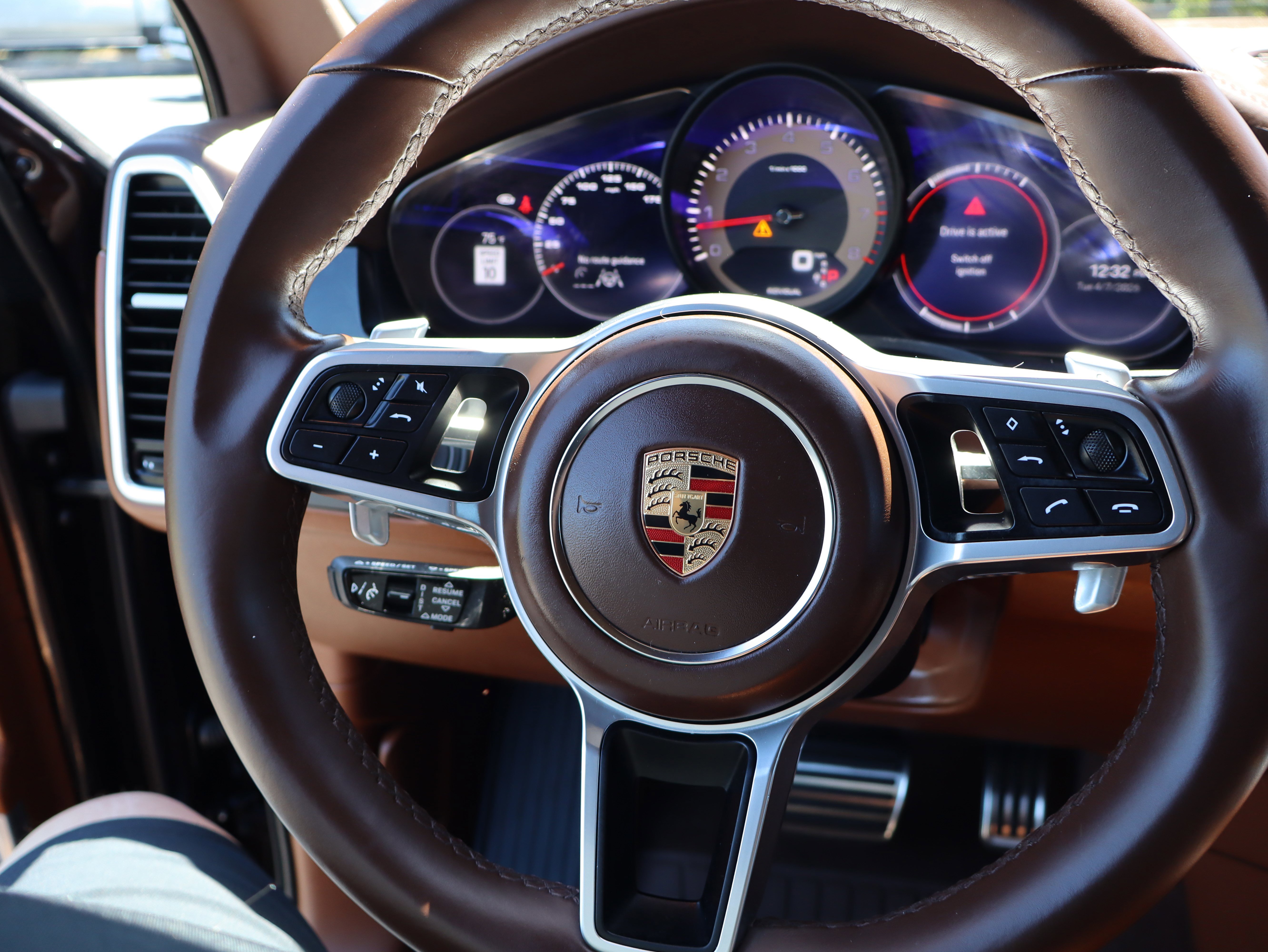 Used 2022 Porsche Cayenne image 24