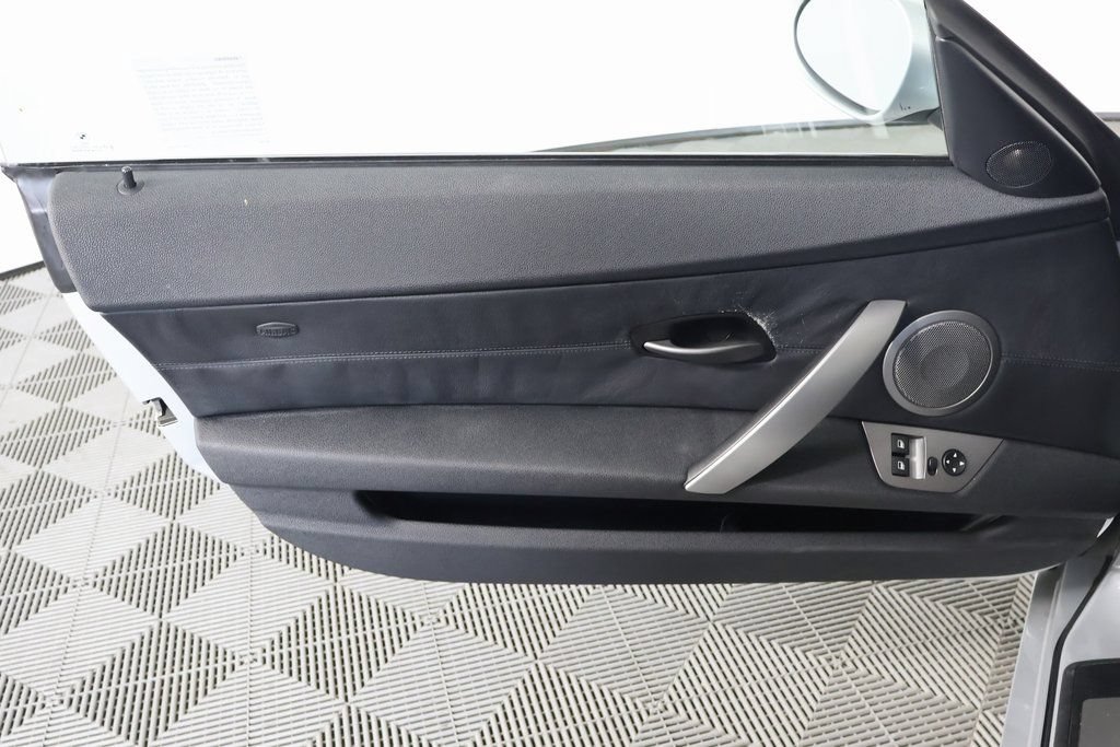 Used 2003 BMW Z4 2.5i RWD image 12