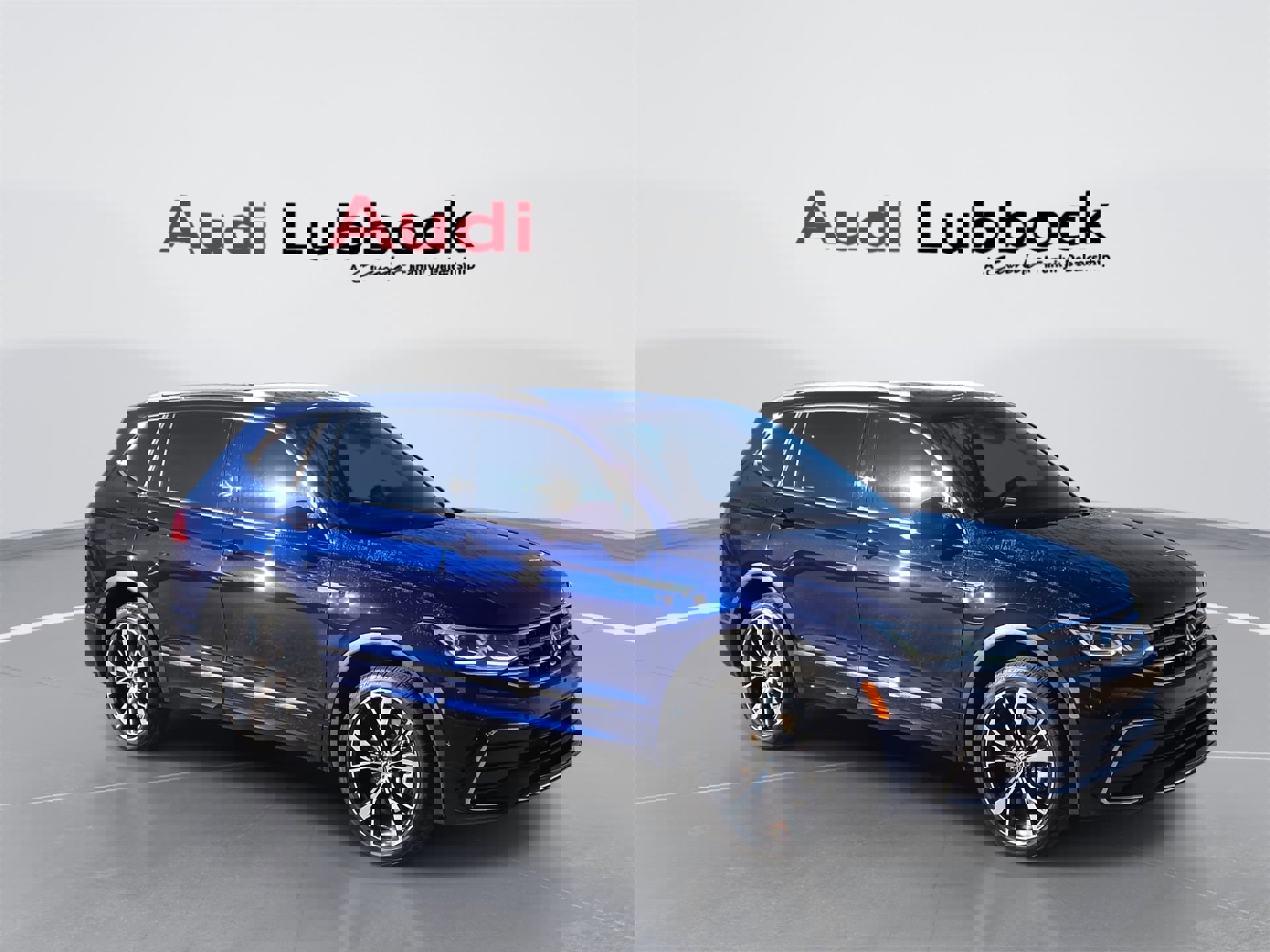 Used 2024 Volkswagen Tiguan SEL R-Line w/ MDO Package, Two-Row image 2