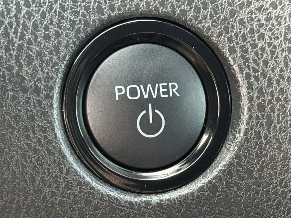 Used 2025 Toyota Camry SE w/ Convenience Package FWD image 22