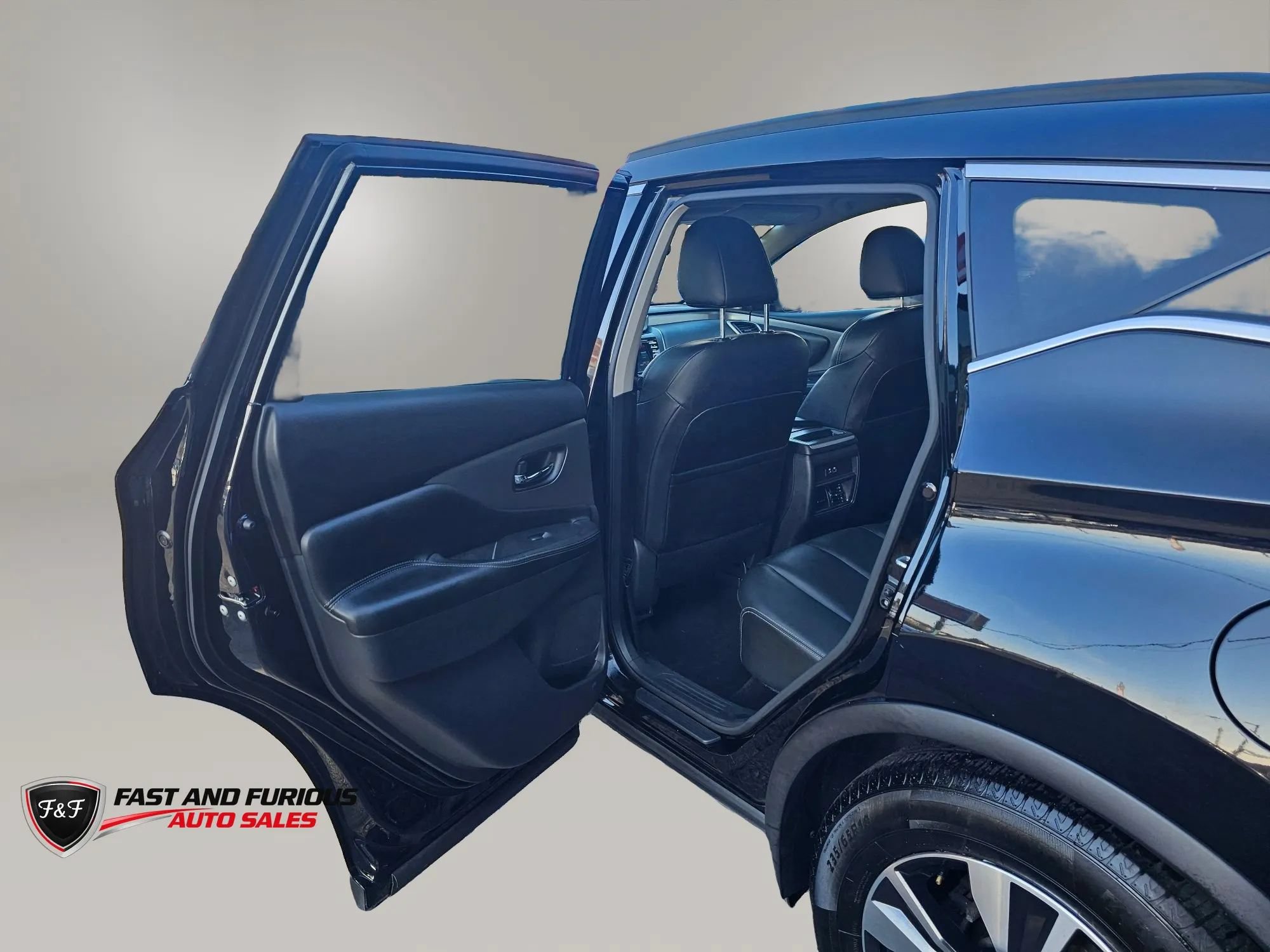 Used 2023 Nissan Murano SV AWD/4WD image 10