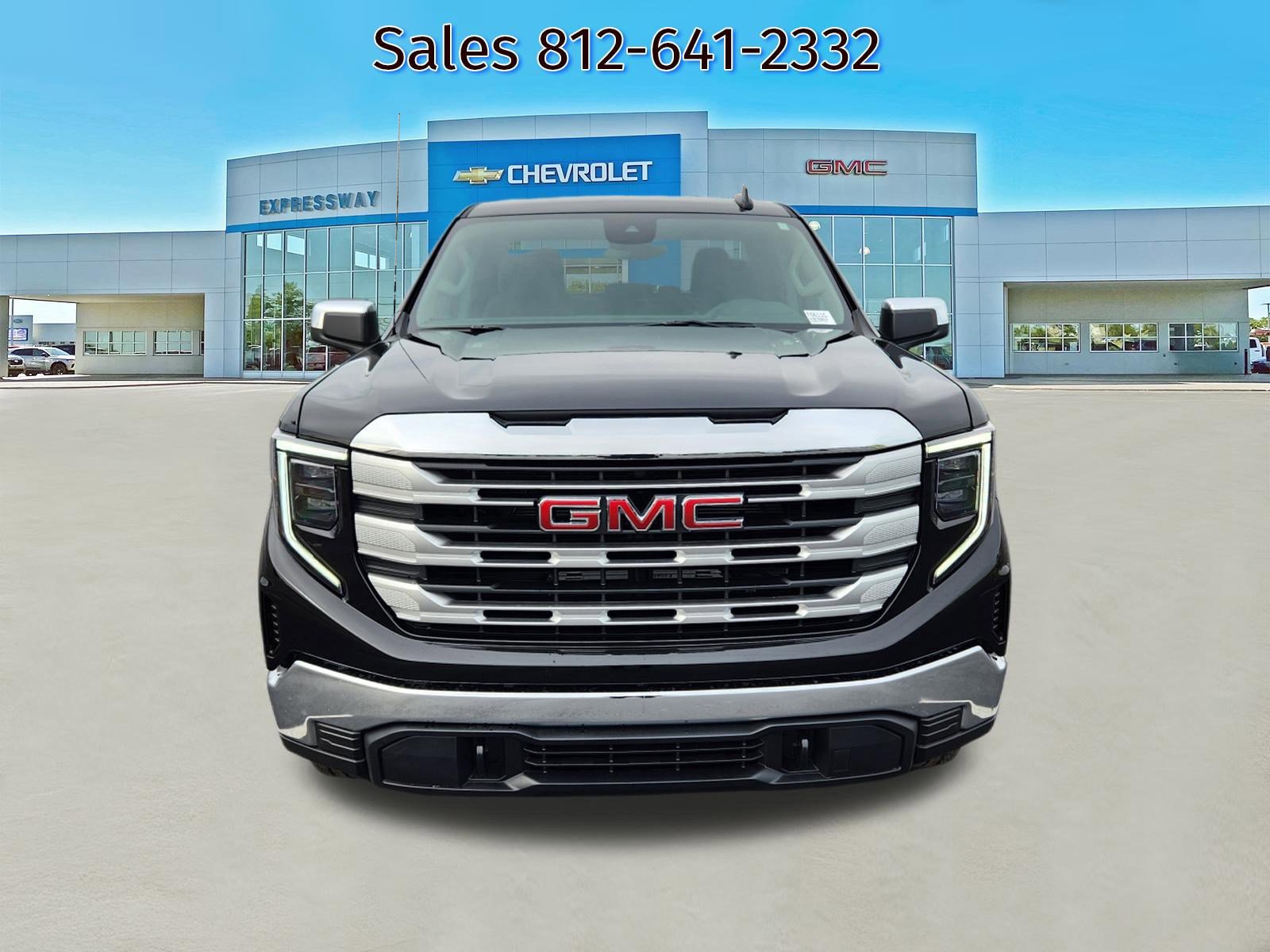 New 2026 GMC Sierra 1500 SLE image 2