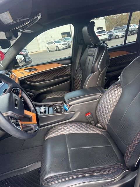 Used 2023 Jeep Grand Cherokee Summit image 5