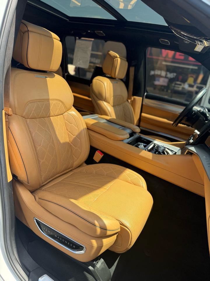 Used 2022 Jeep Grand Wagoneer Series III w/ Rear Seat Video Group 1 AWD/4WD image 12