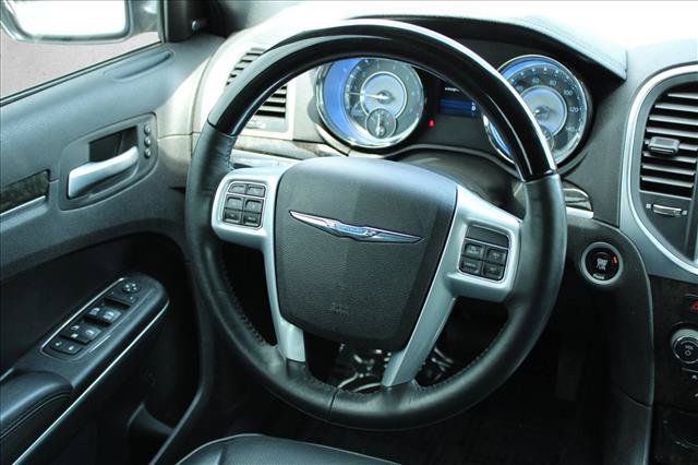 Used 2014 Chrysler 300 C AWD/4WD image 24