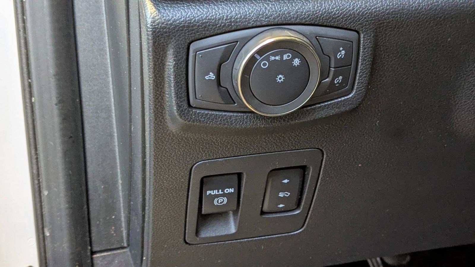 Certified 2020 Ford F150 Raptor w/ Equipment Group 802A Luxury image 18