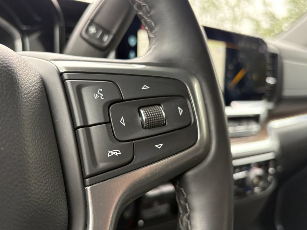 Used 2025 Chevrolet Silverado 1500 LT RWD image 18