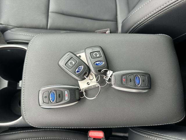 Used 2025 Subaru Outback Limited AWD/4WD image 28