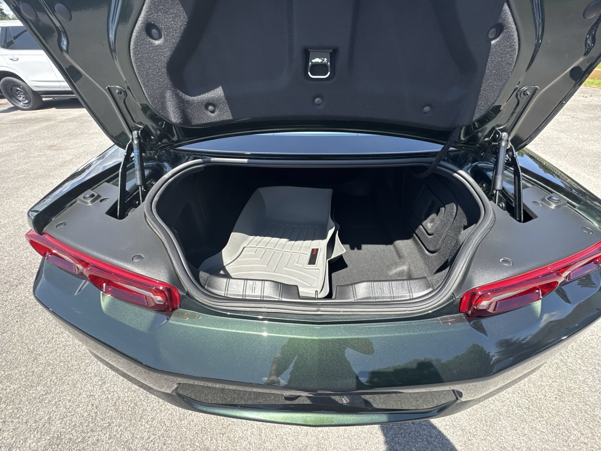 Used 2020 Chevrolet Camaro LT RWD image 25
